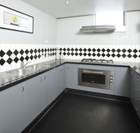 Sleep and Go Hotel Preston - Bed n Breakfasts