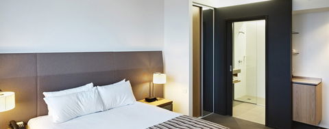 Atura Dandenong - Bed n Breakfasts 1