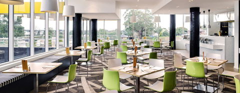 Atura Dandenong - Bed n Breakfasts 3