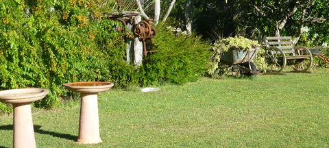 Awoonga Shed Retreat - Bed n Breakfasts 5