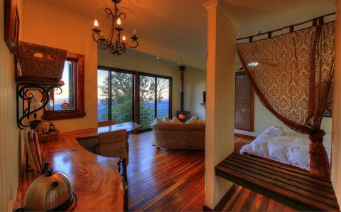 At Remingtons B & B - Local Tourism 0