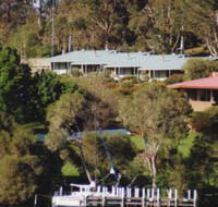 Gipsy Point Luxury Lakeside Apartments - Accommodation Australia