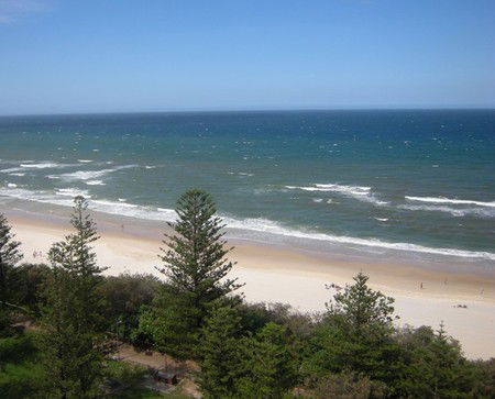 Pacific Regis Beachfront Apartments - Local Tourism 0