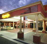The Commodore Motor Inn - Accommodation Australia