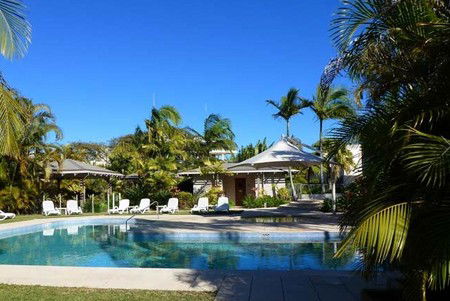 Noosa Harbour Resort - Australia Shopping 1