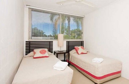 Noosa Harbour Resort - Australia Shopping 2