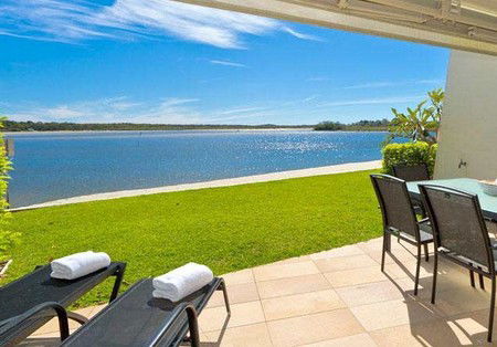Noosa Harbour Resort - Australia Shopping 5