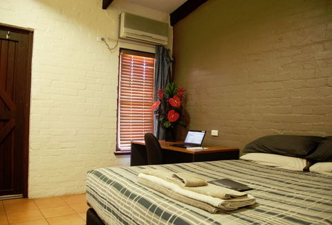 Newman Hotel Motel - Local Tourism 1