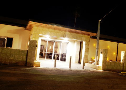 Newman Hotel Motel - Local Tourism 4