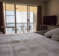 Beachcomber Hotel - Accommodation Australia