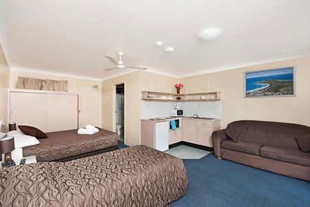 Byron Bay Side Central Motel - Australia Shopping 2