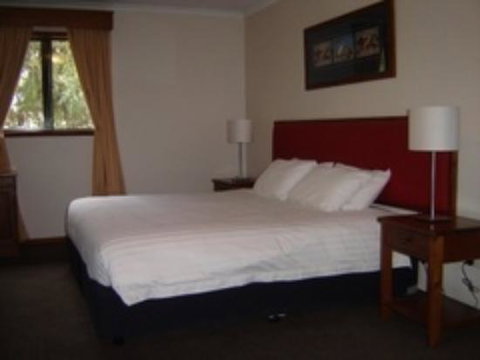 The Island Resort Motel - Local Tourism 2