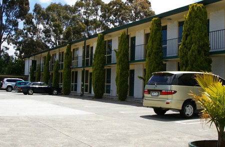Mulgrave Court Motor Inn - Australia Shopping 0