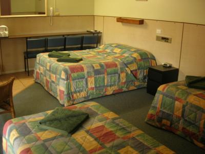 Cross Roads Motel - Accommodation Australia 1