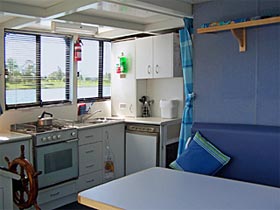Tweed River Houseboats - Local Tourism 1