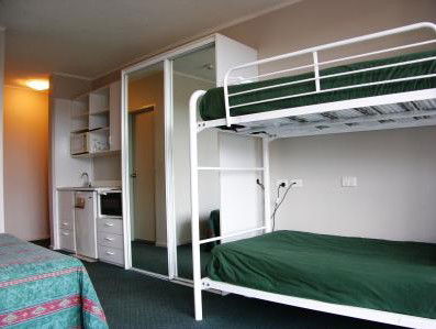 Addisons On Anzac - Bed n Breakfasts 5