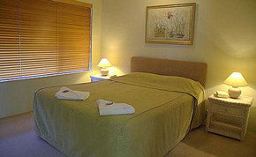 Noosa Place Resort - Australia Shopping 2