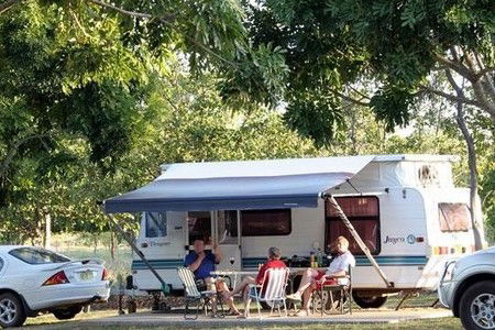 Aussie Outback Oasis Cabin And Van Village - Local Tourism 2