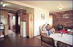 Del Costa Holiday Villas - Australia Shopping 2