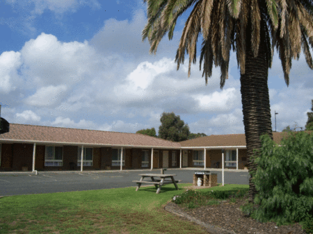 Golden Palms Motel - Accommodation Australia 2