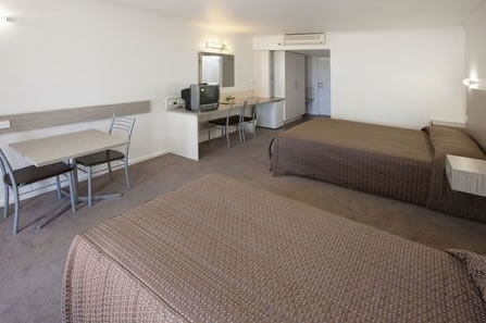 Sandors Motor Inn - Accommodation Australia 2