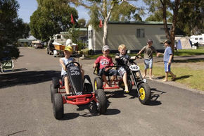 Sapphire Sun Holiday Village - Accommodation Australia 3