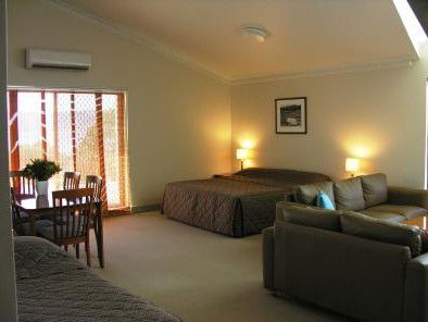 Banjo Paterson Inn - Accommodation Australia 2