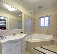 Comfort Inn And Suites Georgian Albury - Accommodation Australia