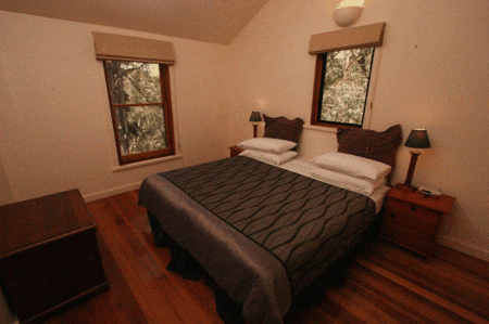 King Parrot Holiday Cottages - Accommodation Australia 3
