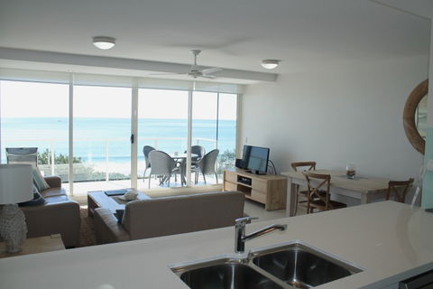 84 The Spit - Local Tourism 2