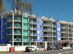 Grand Palais Beachside Resort - Accommodation Australia 8