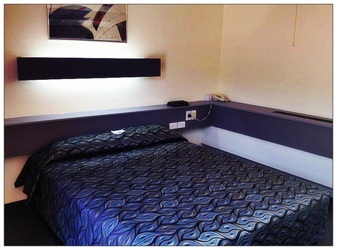 Emerald Meteor Motel - Local Tourism 0