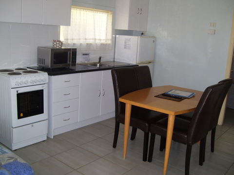 Glenwood Tourist Park And Motel - Accommodation Australia 4