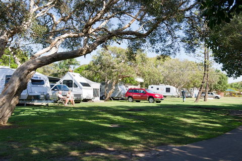 Dicky Beach Family Holiday Park - Local Tourism 0