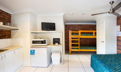 Dicky Beach Family Holiday Park - Local Tourism 2