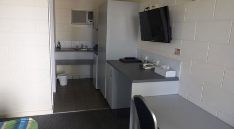 Central Point Motel - Accommodation Australia 3
