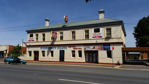 Country Club Hotel Motel - Local Tourism 0