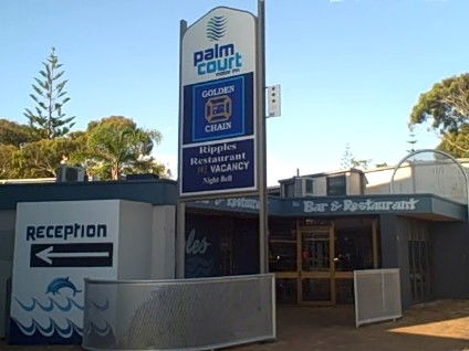 Golden Chain Palm Court Motor Inn - Accommodation Australia 0