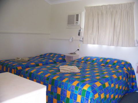 The Country Way Motor Inn - Accommodation Australia 4