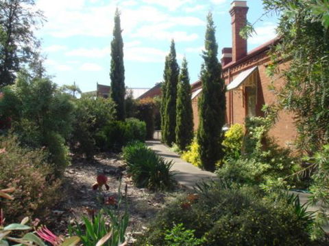 Boutique Motel Sefton House - Local Tourism 5
