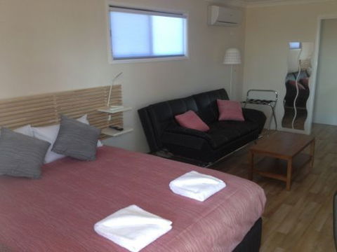 Pick A Box Motel - Accommodation Australia 1