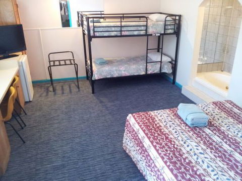 Charlton Motel - Accommodation Australia 2
