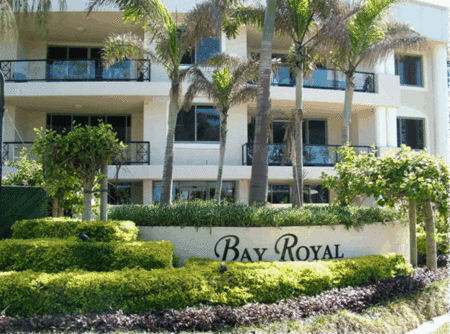 Bay Royal Holiday Apartments - Australia Shopping 1