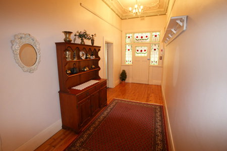 Grandview House Apartments - Local Tourism 1