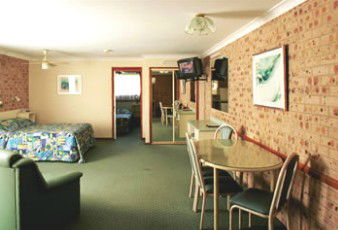 Cardiff Motor Inn - Accommodation Australia 1