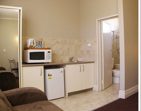 Best Western Silver Haven Motor Inn - Accommodation Australia 0