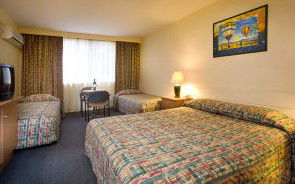 Sandors On The Park - Local Tourism 1