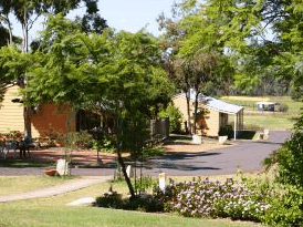 Helidon Natural Springs Spa Resort Motel - Local Tourism 0