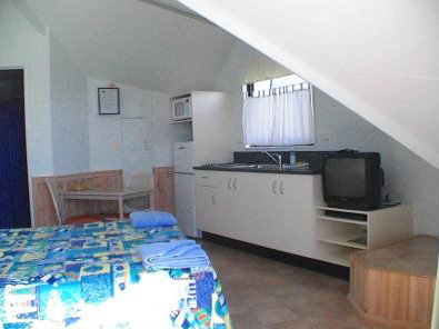 Merimbula Beach Cabins - Local Tourism 3