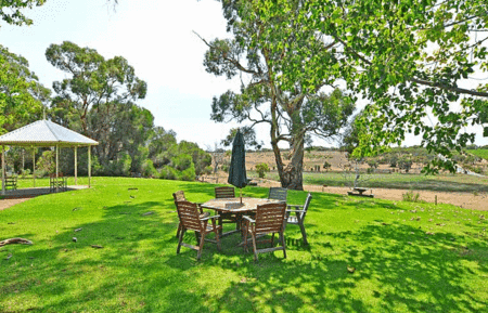 Currency Creek Winery - Local Tourism 1